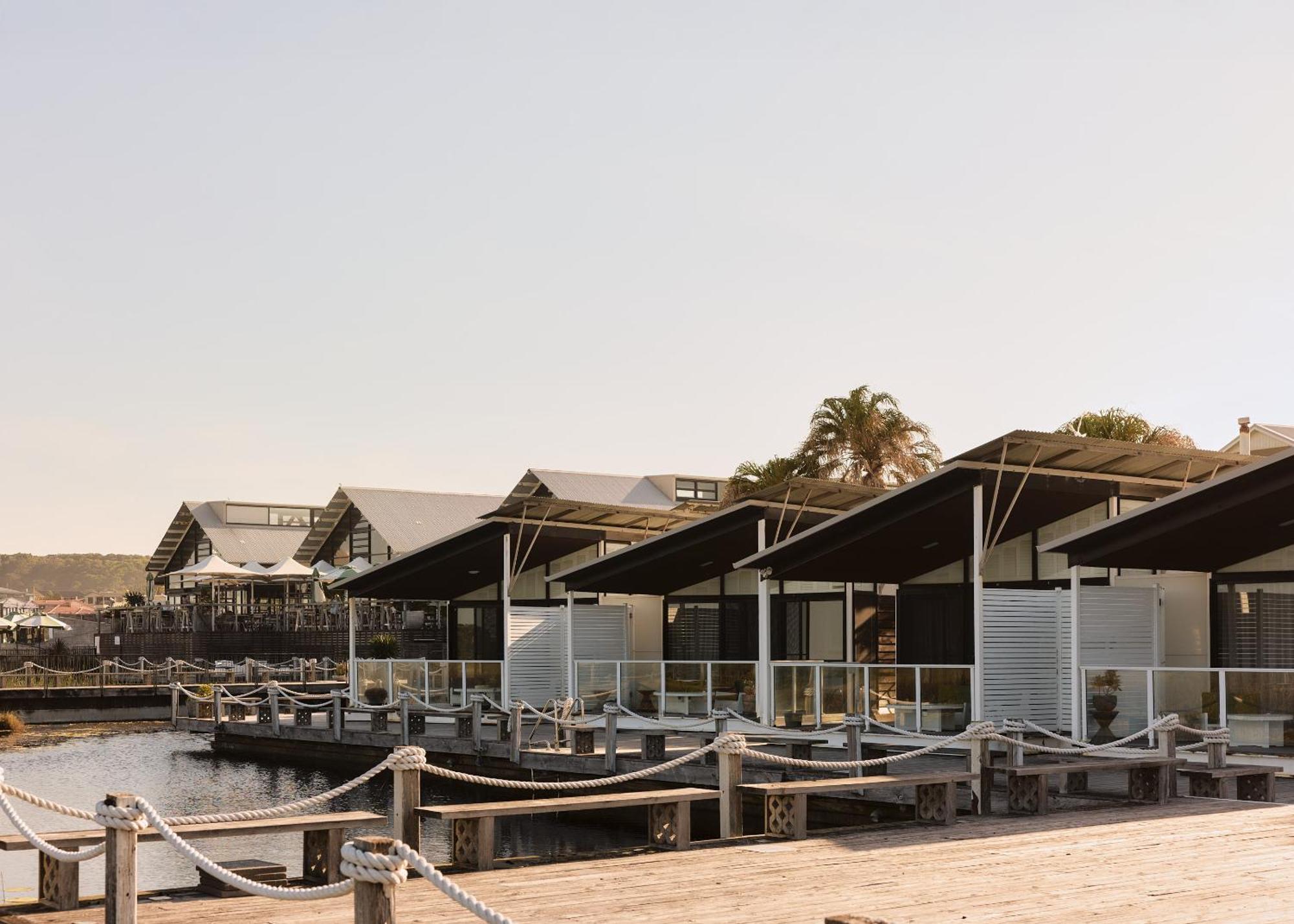 Caves Coastal Bar & Bungalows Caves Beach Exteriör bild