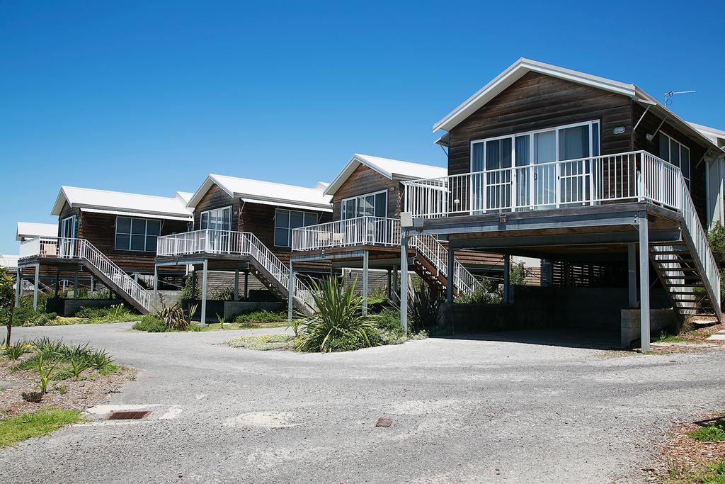 Caves Coastal Bar & Bungalows Caves Beach Exteriör bild